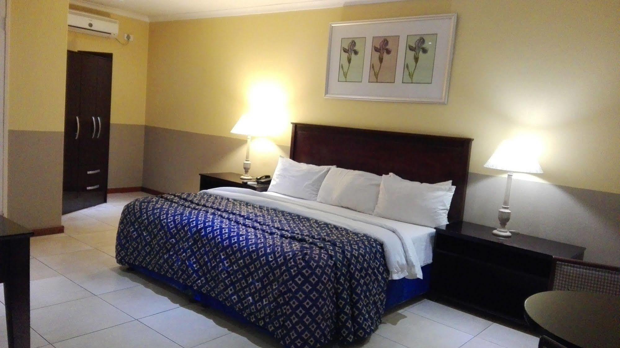 Via Hotel 3*